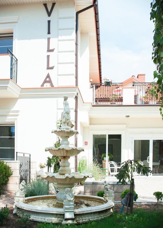 Hotel Villa Hubertus Kutno Exterior foto