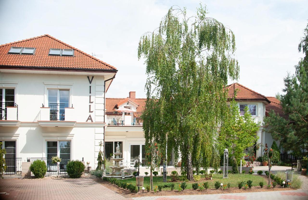 Hotel Villa Hubertus Kutno Exterior foto